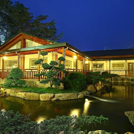 Flying Villa Nantou Exterior photo