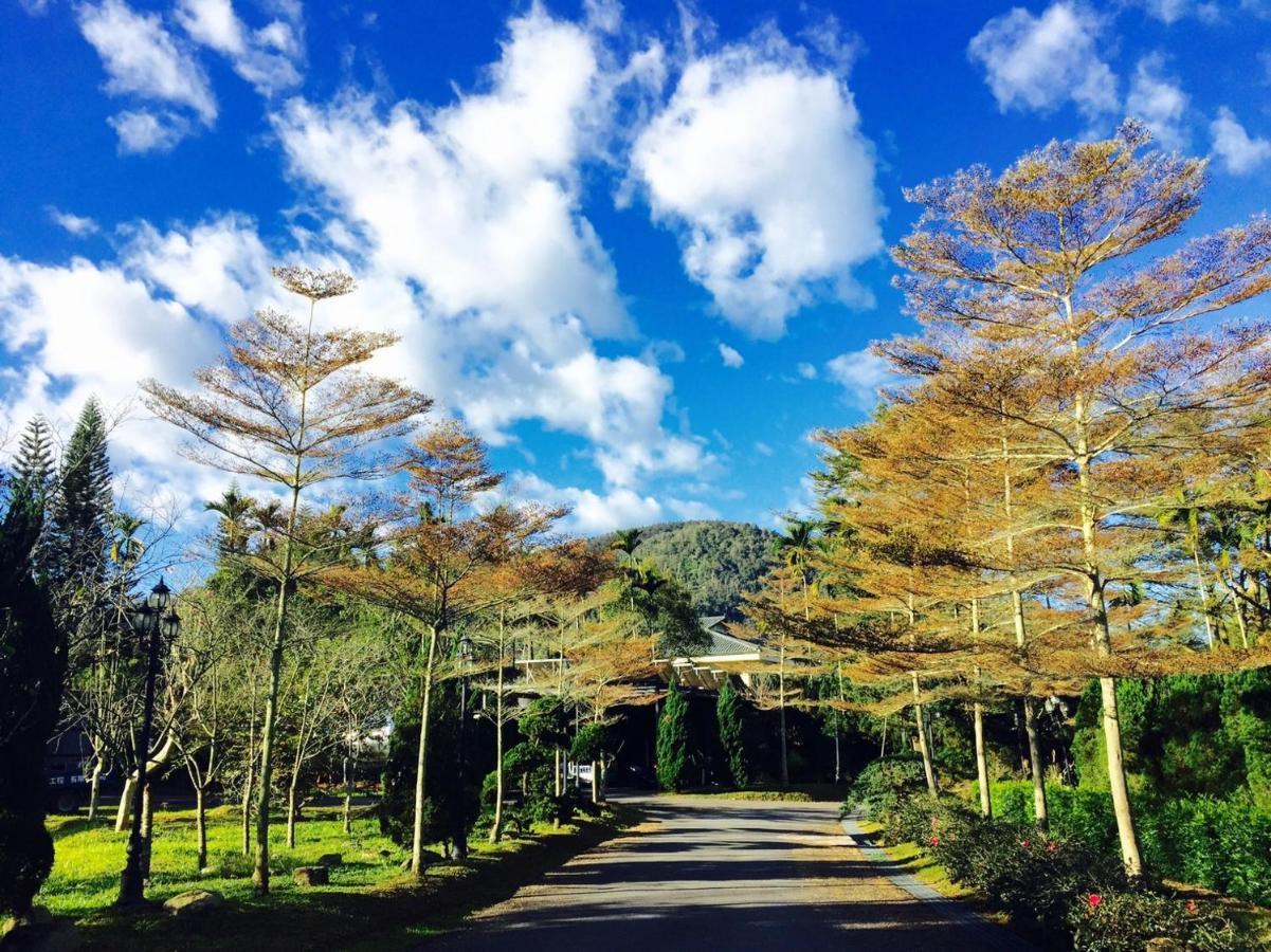 Flying Villa Nantou Exterior photo