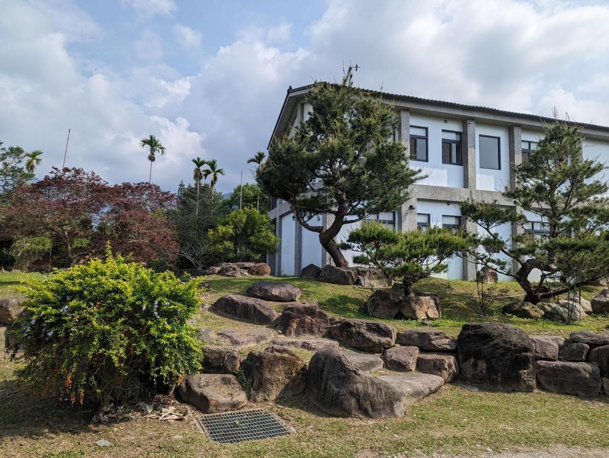 Flying Villa Nantou Exterior photo