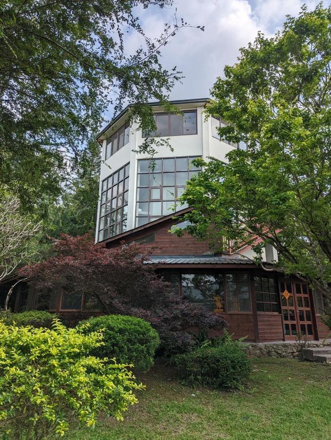 Flying Villa Nantou Exterior photo