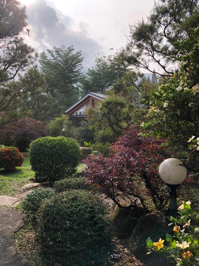 Flying Villa Nantou Exterior photo