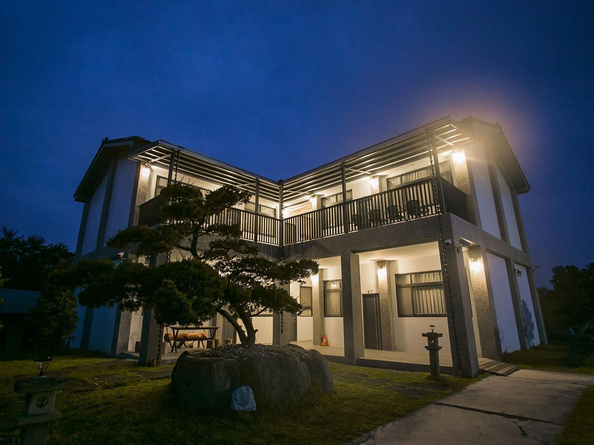 Flying Villa Nantou Exterior photo