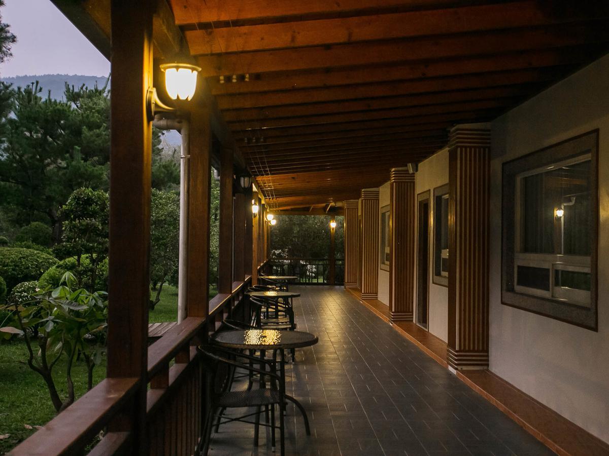 Flying Villa Nantou Exterior photo