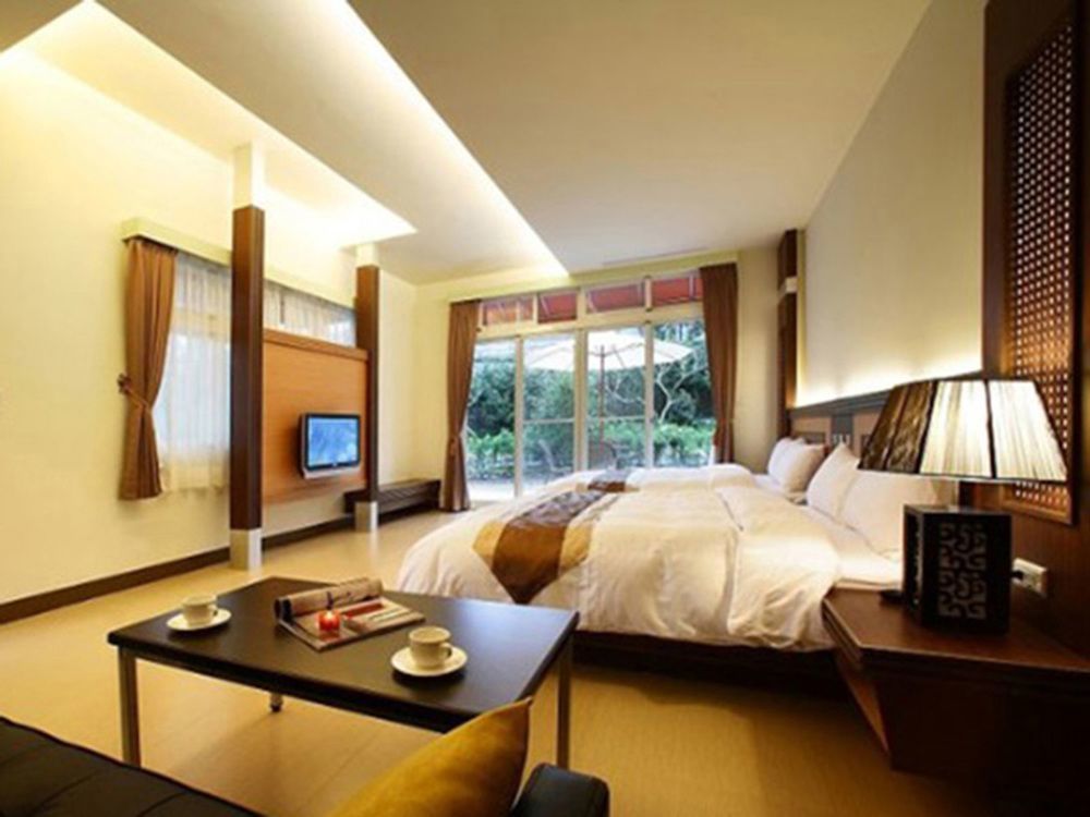 Flying Villa Nantou Exterior photo