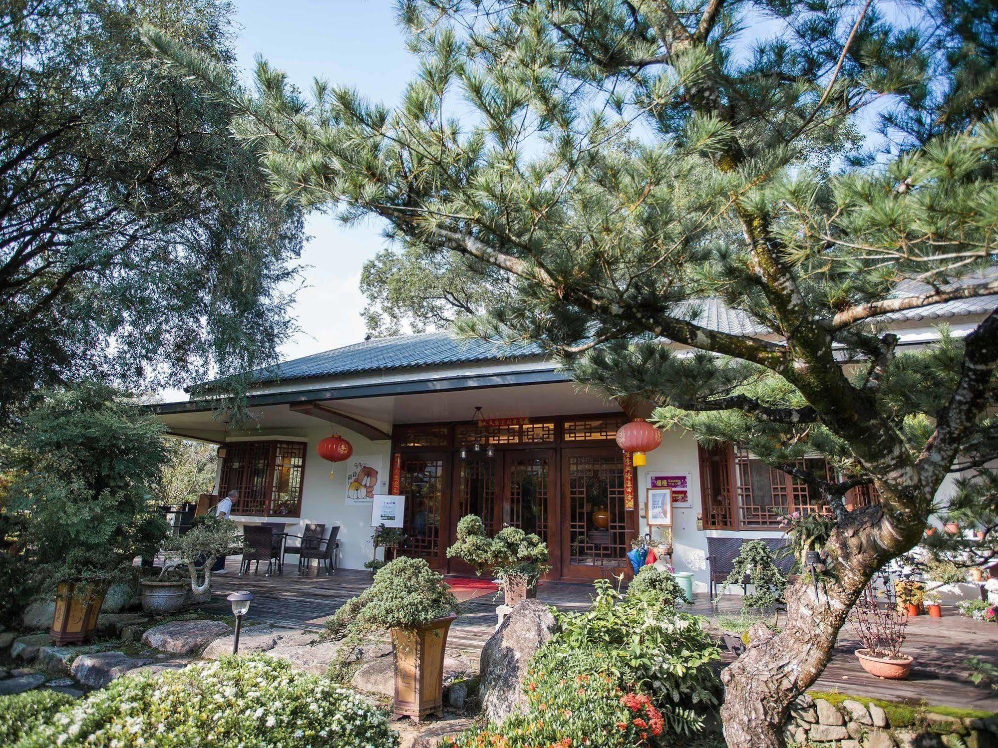 Flying Villa Nantou Exterior photo